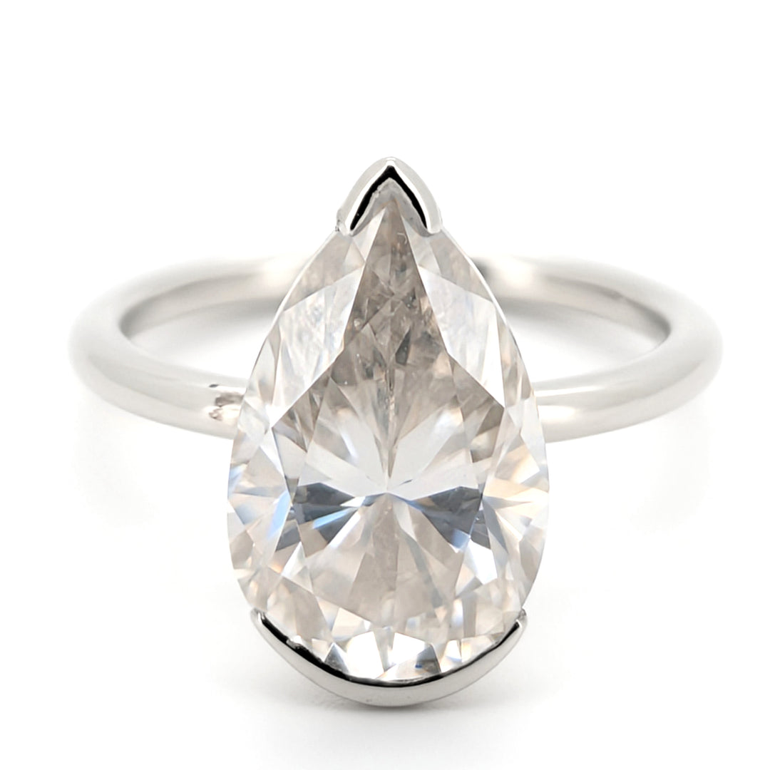 Charmant - Bague élégante et sans effort en moissanite taille poire