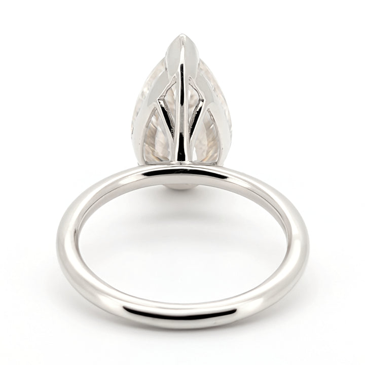 Charmant - Bague élégante et sans effort en moissanite taille poire