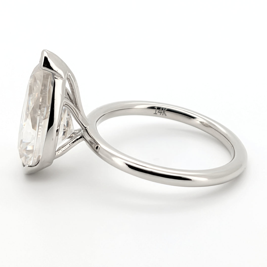 Charmant - Bague élégante et sans effort en moissanite taille poire
