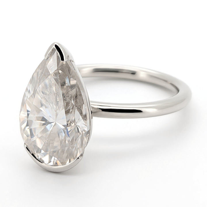 Charmant - Bague élégante et sans effort en moissanite taille poire