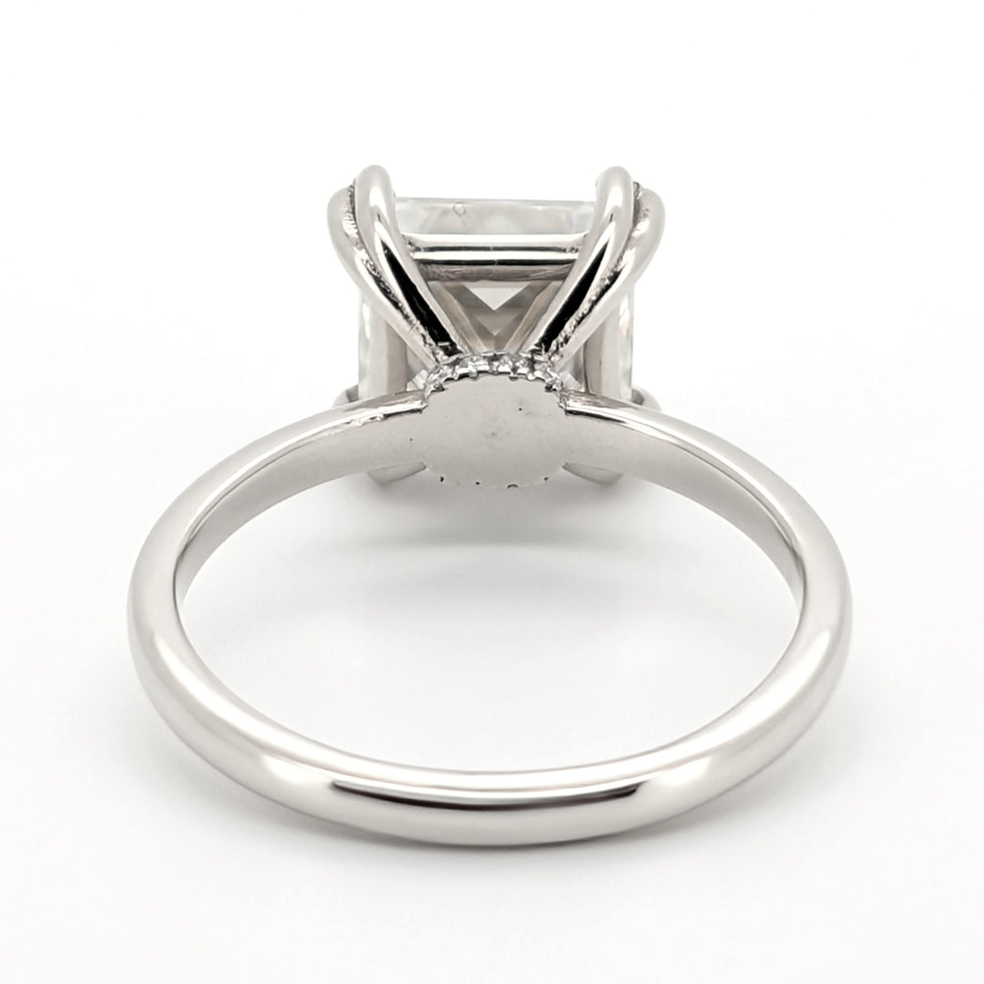 Elav - Elegante y sofisticado anillo de moissanita de corte princesa
