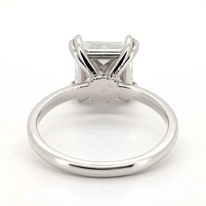 Elav - Elegante y sofisticado anillo de moissanita de corte princesa