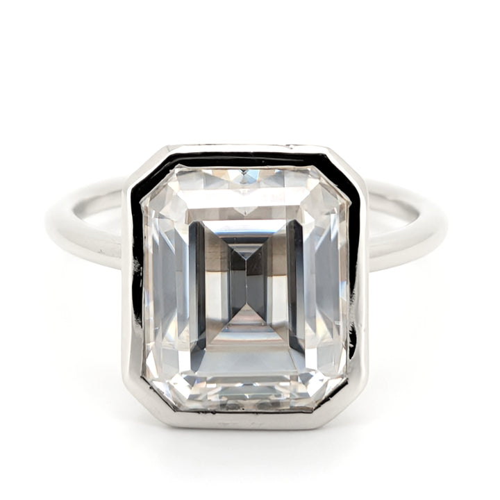 Modatz - Bague contemporaine minimaliste en moissanite taille émeraude