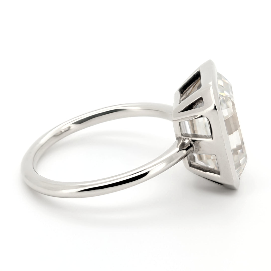Modatz - Bague contemporaine minimaliste en moissanite taille émeraude