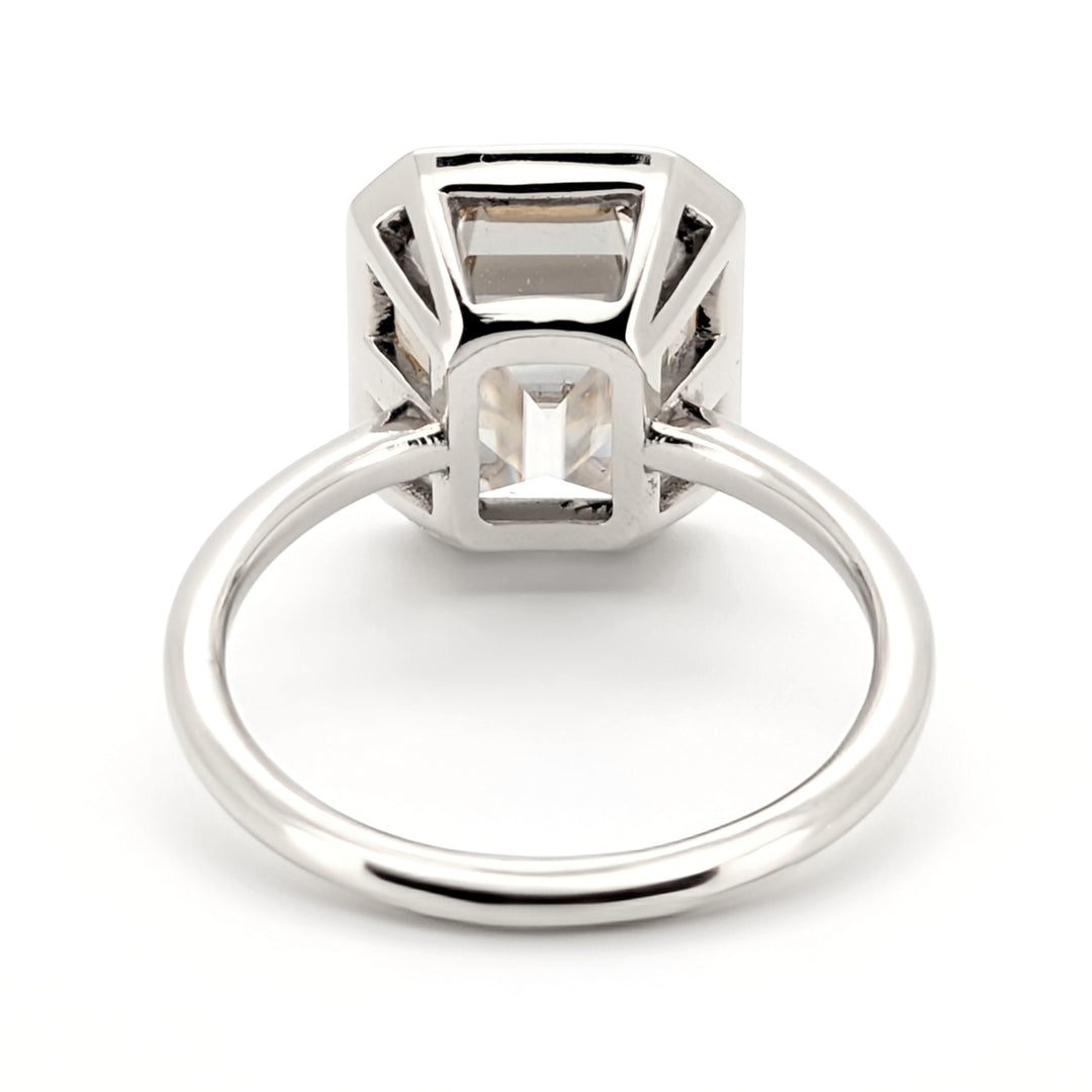 Modatz - Bague contemporaine minimaliste en moissanite taille émeraude