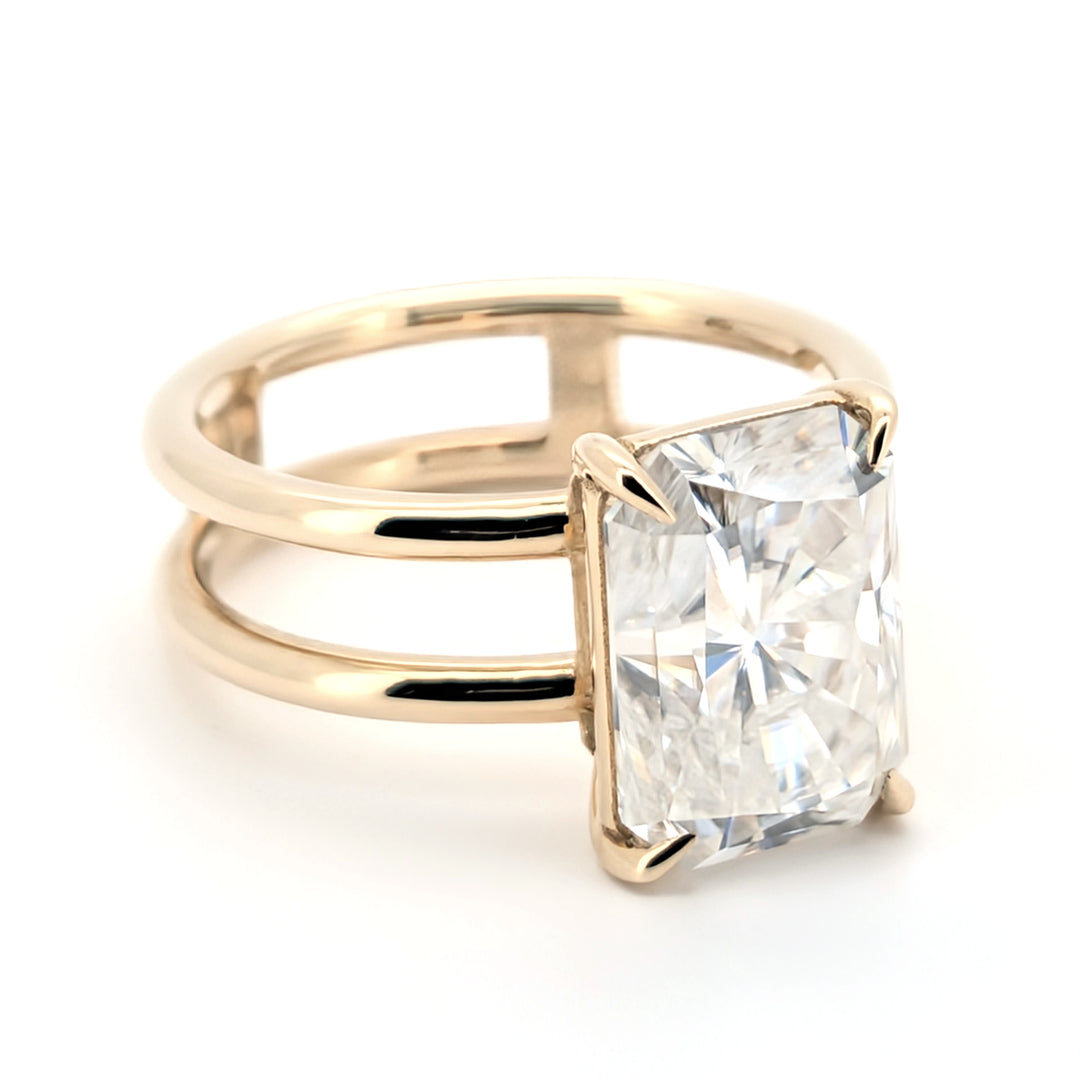 Esplendor: Anillo de moissanita de corte radiante, extravagante y seguro