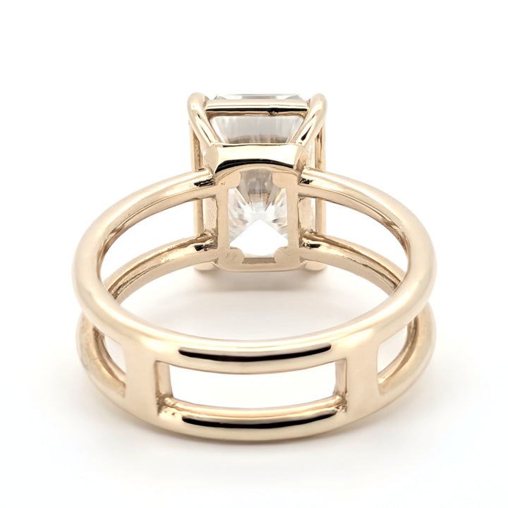 Esplendor: Anillo de moissanita de corte radiante, extravagante y seguro