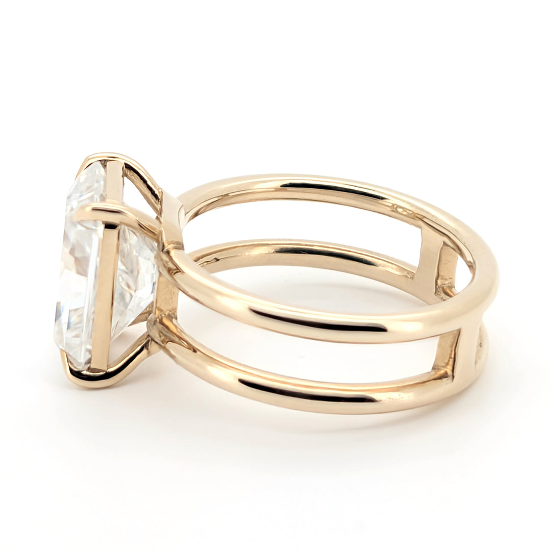 Esplendor: Anillo de moissanita de corte radiante, extravagante y seguro