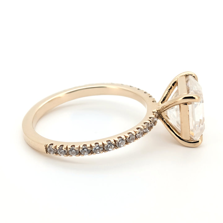 Vivrenesse – Anillo de moissanita de corte cojín con un toque urbano y elegante