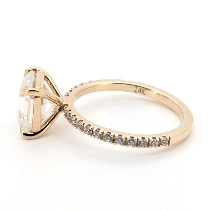Vivrenesse – Anillo de moissanita de corte cojín con un toque urbano y elegante