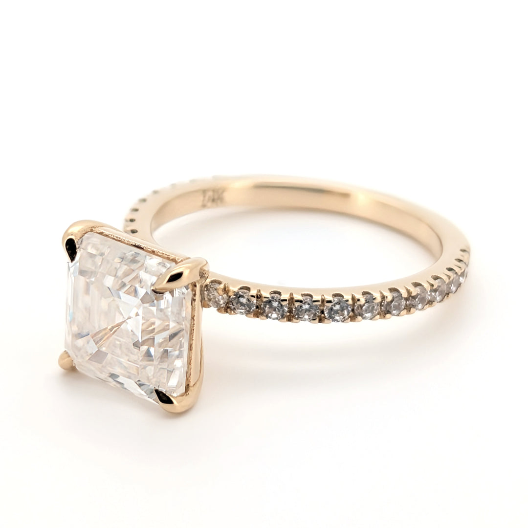 Vivrenesse – Anillo de moissanita de corte cojín con un toque urbano y elegante