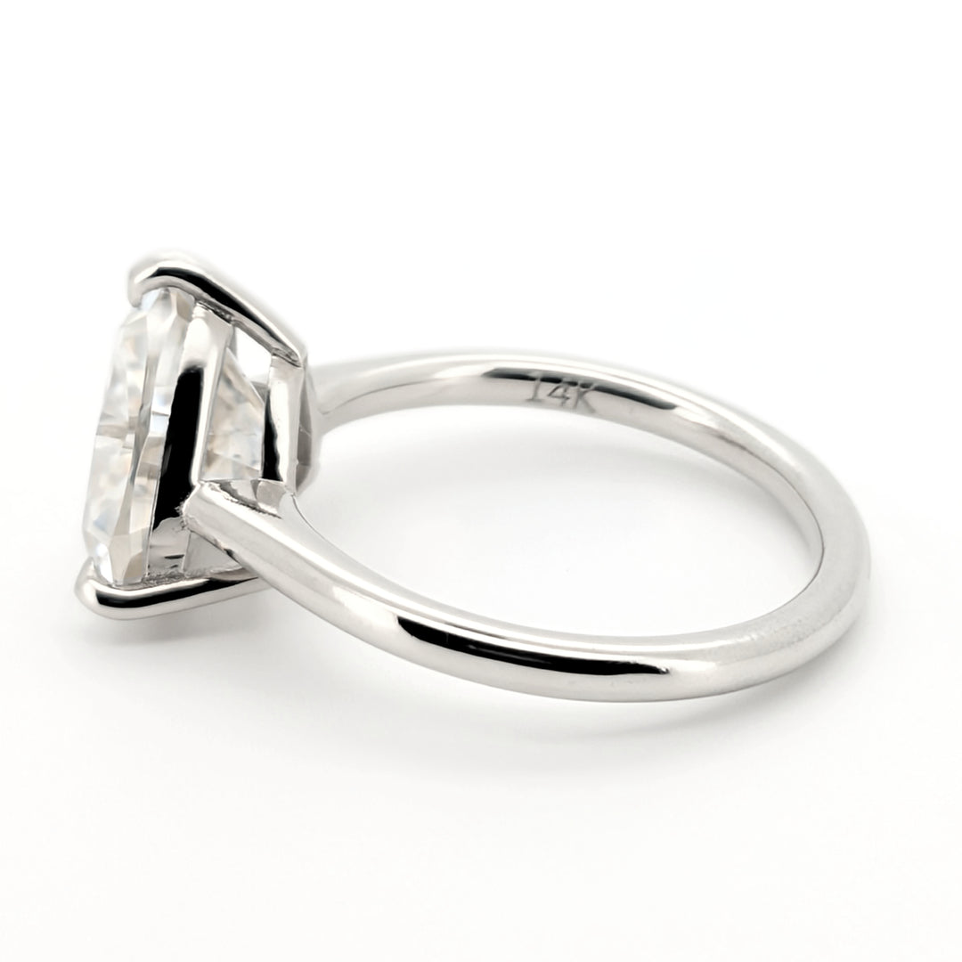 Zahav - Anillo de moissanita de corte trillón, elegante e innovador