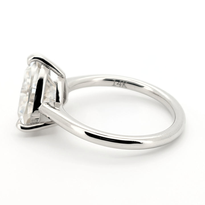 Zahav - Anillo de moissanita de corte trillón, elegante e innovador