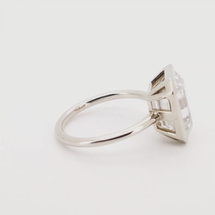 Modatz - Bague contemporaine minimaliste en moissanite taille émeraude