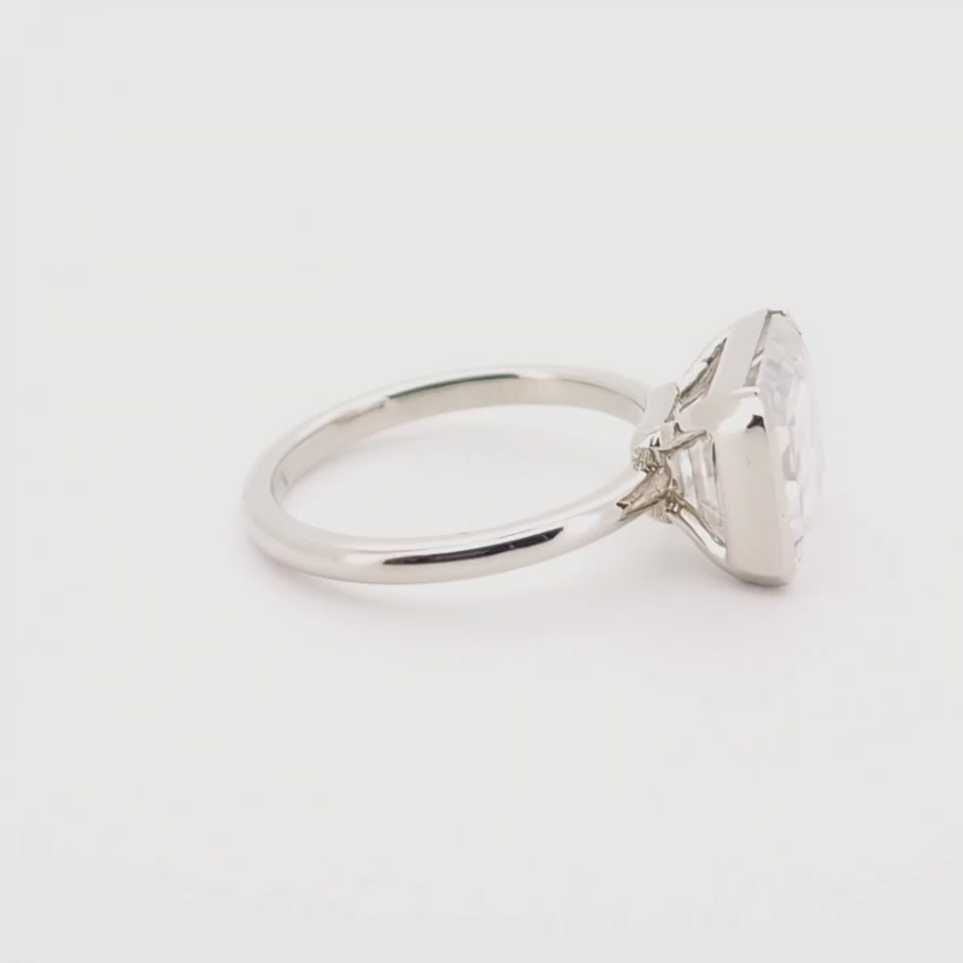 Kalea - Bague minimaliste chic en moissanite taille émeraude